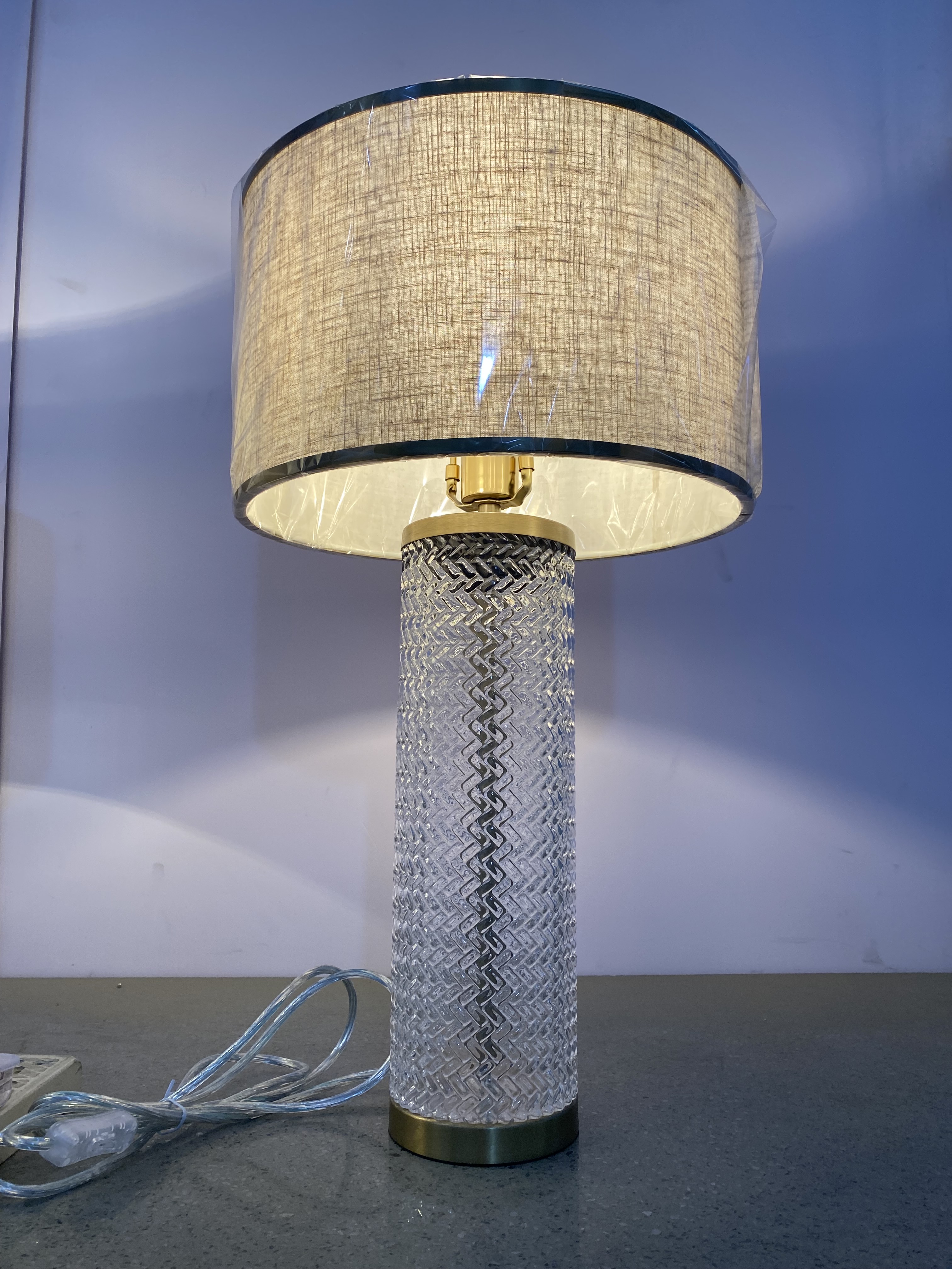 Hotel Custom Modern Fashion Crystal Glass Fabric Table Light (KIZ-59T)