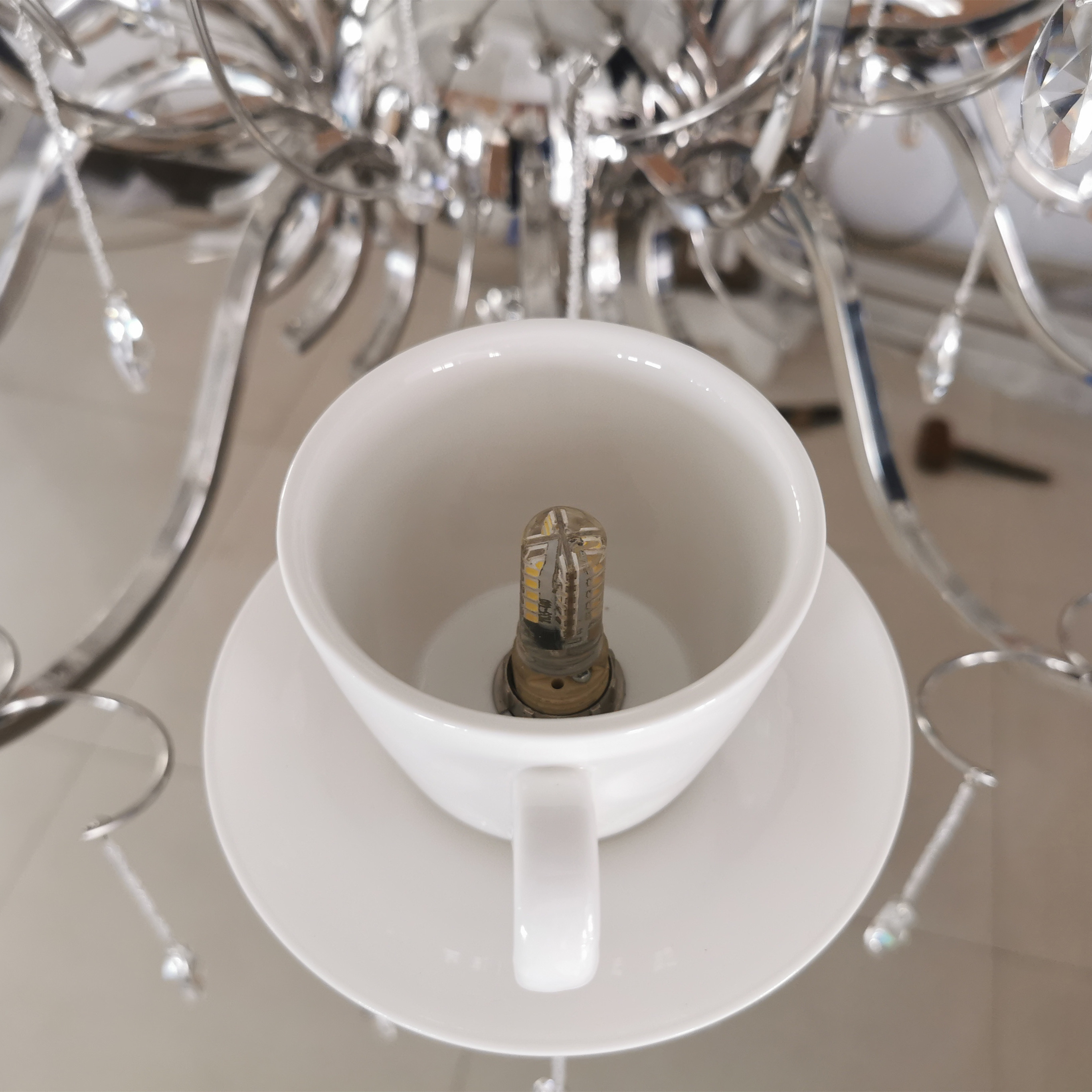 Luxury Decorative White Ceramic Cups Teapots Chandelier (1089S)