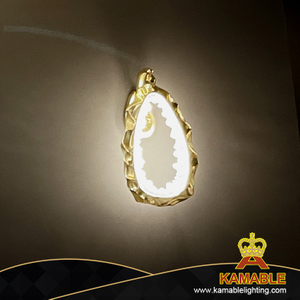 Luxury Creative Irregular Shape Hotel Brass Acrylic Wall Lamp (KZB02W) 